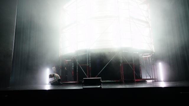 David Smith, (Fabienne ten Thije, Patricia Franke), in: »antigone. ein requiem« von Thomas Köck nach Sophokles, Leitung: Damiàn Dlaboha
(Premiere Dezember 2021)